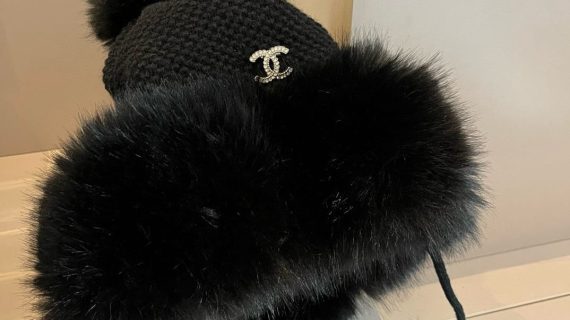 CHANEL - TRABBER -HAT888