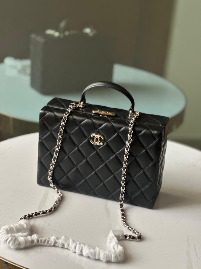 CHanel -box bag