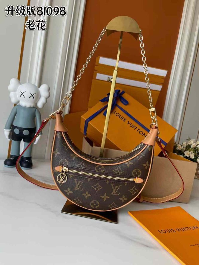 LOUIS VUITTON - LOOP MANOGRAM