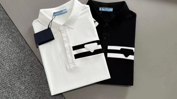 PRADA - T SHIRT