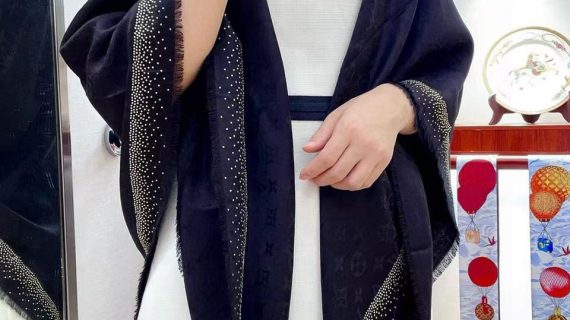 Louis Vuitton SCARF