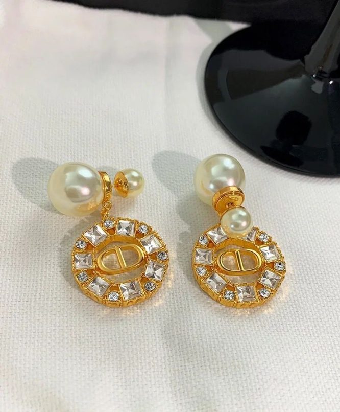 Dior	Earings