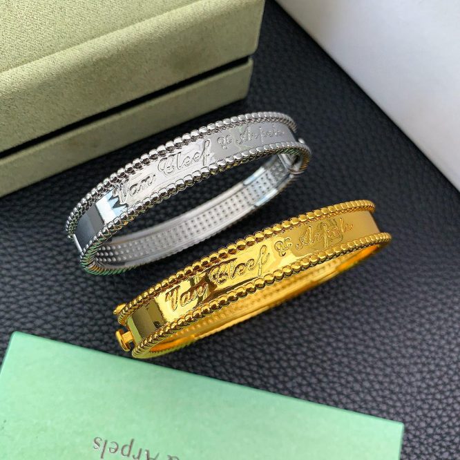 Van Cleef Bangle 18 size/Ring 6,7,8,9 size