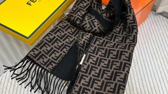 FENDI WINTER SHALL