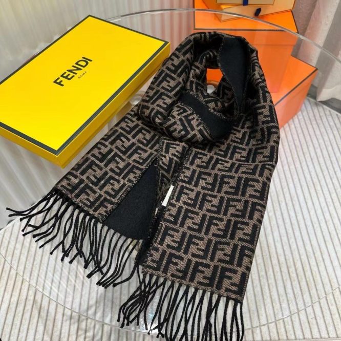 FENDI WINTER SHALL