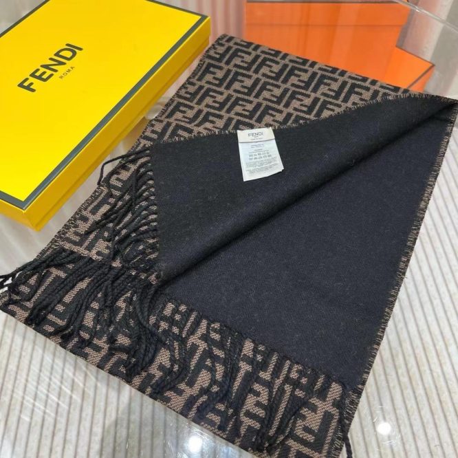 FENDI WINTER SHALL