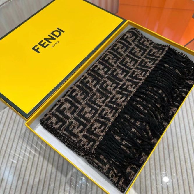 FENDI WINTER SHALL