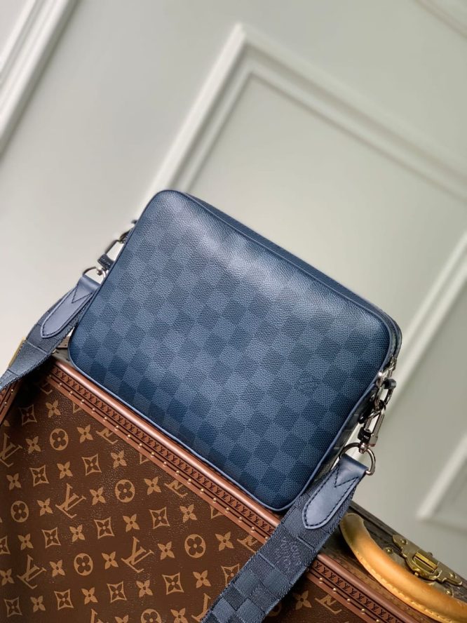 LOUIS VUITTON  - Trio messenger bag -  Premium Quality