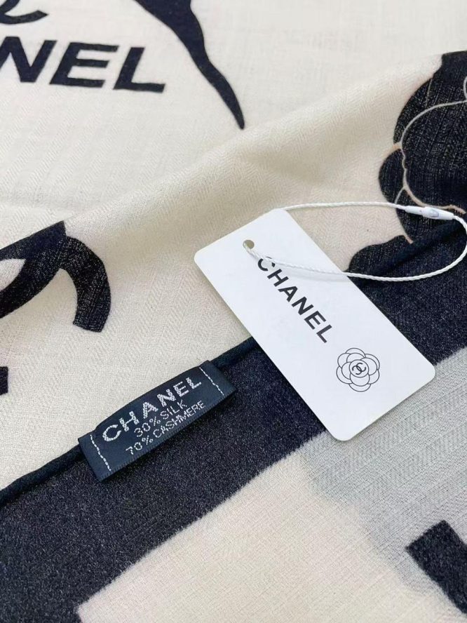 CHANEL SCARF