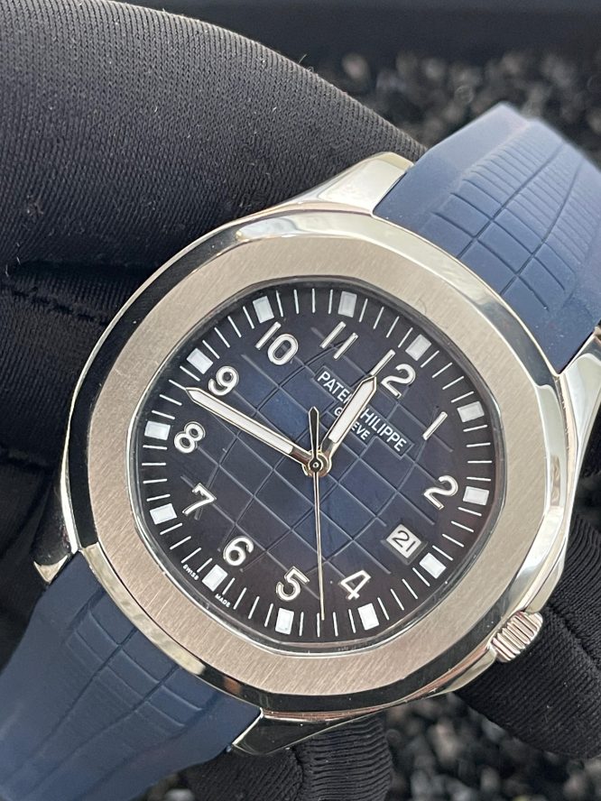 PATEK PHILIPPE-"AQUANAUT-CASE MATERIALSTEE-MOVEMENT AUTOMAITC