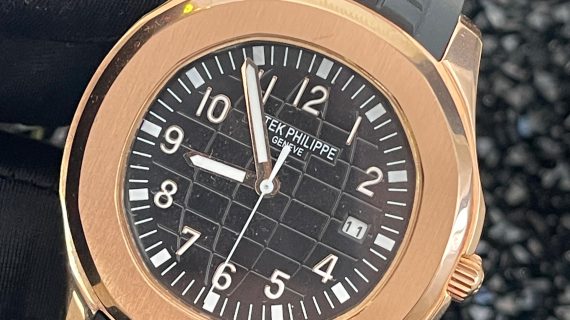 PATEK PHILIPPE-"AQUANAUT-CASE MATERIALSTEE-MOVEMENT AUTOMAITC