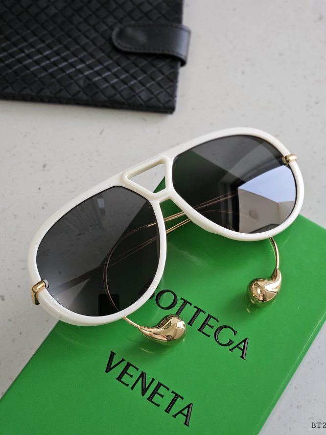 BOTTEGA VENETA SUNGLASSES