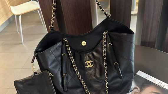 CHANEL -VENTAGE -TOTE BAG -WITH WALET