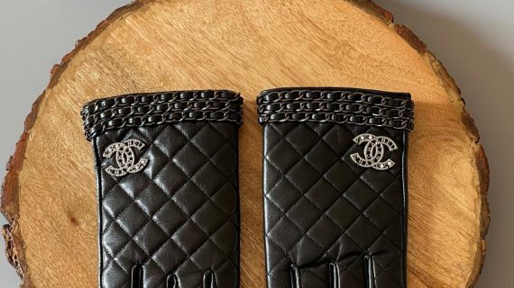 CHANEL FINGERLESS GLOVES