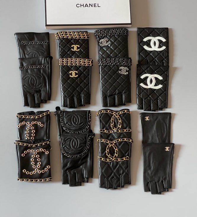 CHANEL FINGERLESS GLOVES