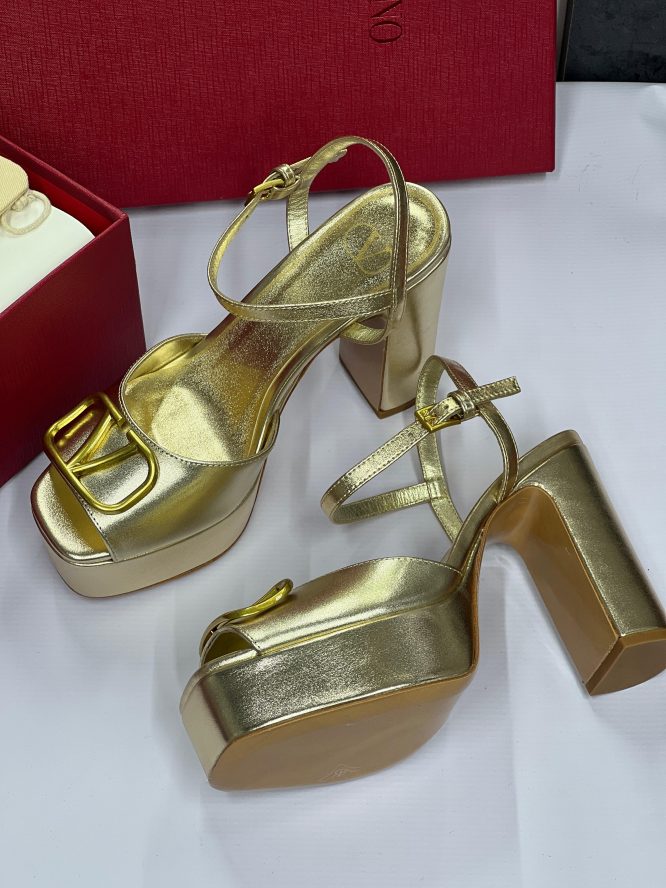 VALENTINO- GARAVANI VLOGO SIGNATURE METALLIC LEATHER -SANDALS-HEELS