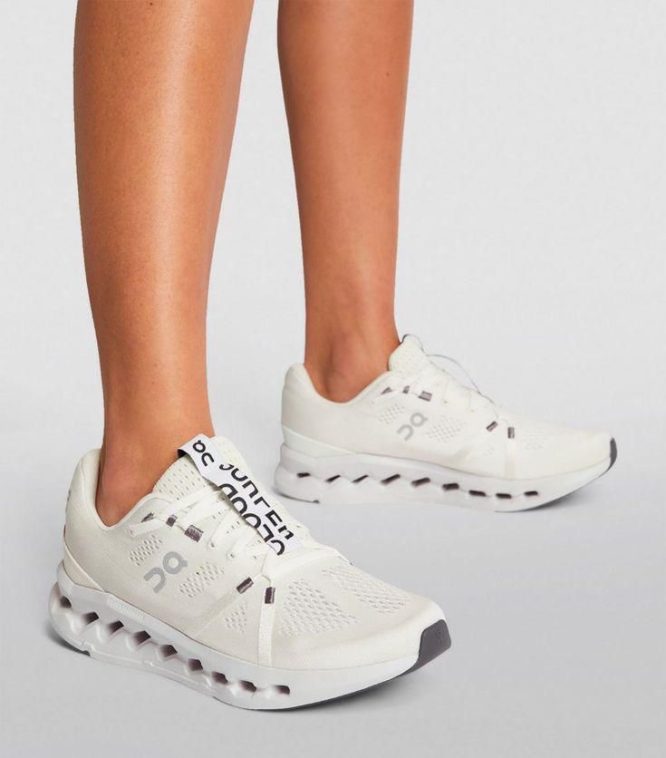 ON RUNNING- CLOUD TILT SNEAKERS