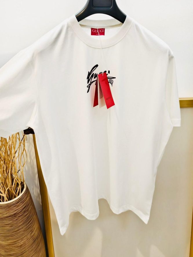 GUCCI-T-SHIRT SHORT SLEEVES.