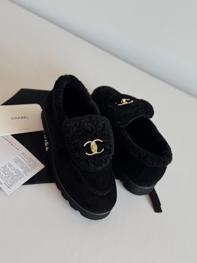 CHANEL- SHOES MOCCASINS LOAFER FLATS- CC LOGO