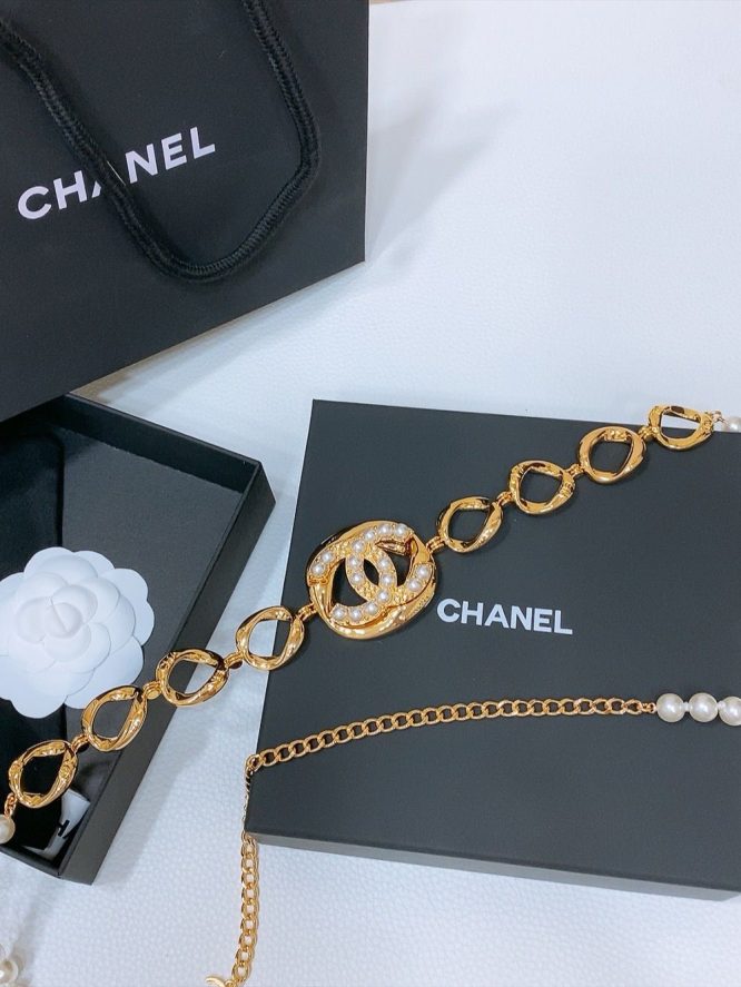 CHANEL- CHOKER NECKLACE