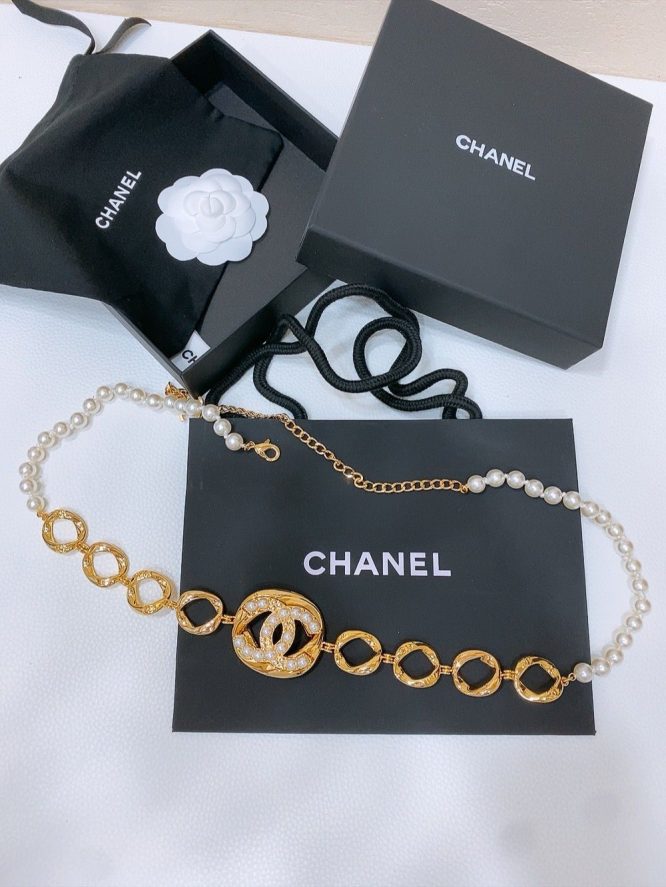 CHANEL- CHOKER NECKLACE