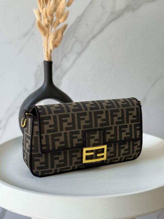 FENDI- BAGUETTE- HANDBAGS