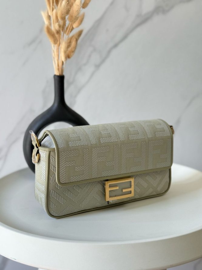 FENDI- BAGUETTE- HANDBAGS