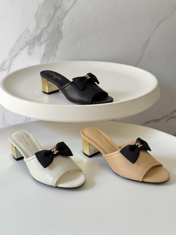 CHANEL- SANDAL WITHOUT A STRAP WITH A COMFORTABLE -HEEL.