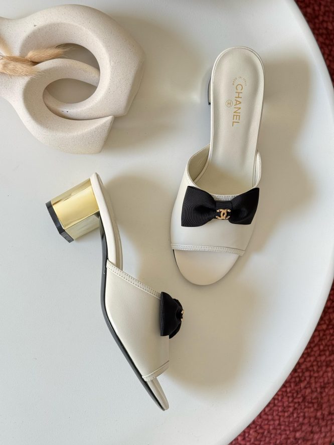 CHANEL- SANDAL WITHOUT A STRAP WITH A COMFORTABLE -HEEL.