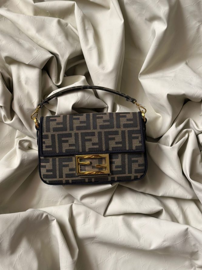 FENDI- BAGUETTE FF-EMBROIDERY-BAG