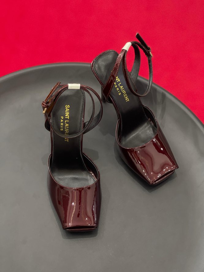 SAINT LAURENT- PATENT LEATHER- SANDALS-WOMEN