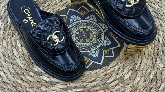 CHANEL- QUILTED FLATS - WOMEN