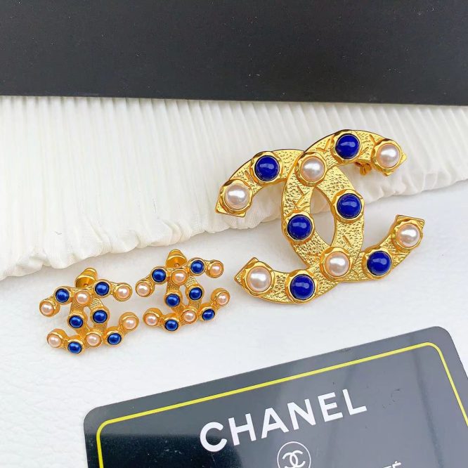 CHANEL BROOCH