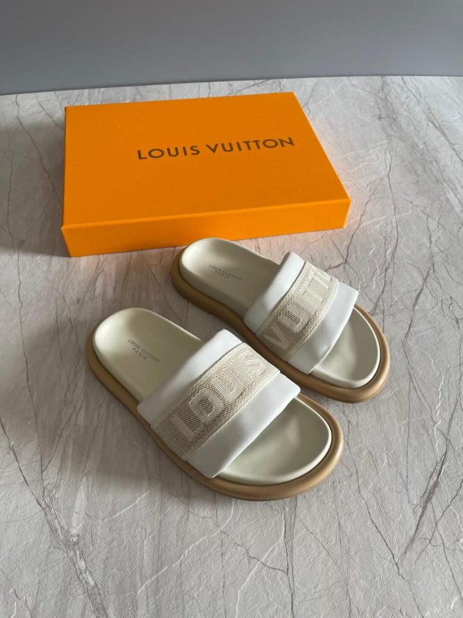 LOUIS VUITTON SLIPPER