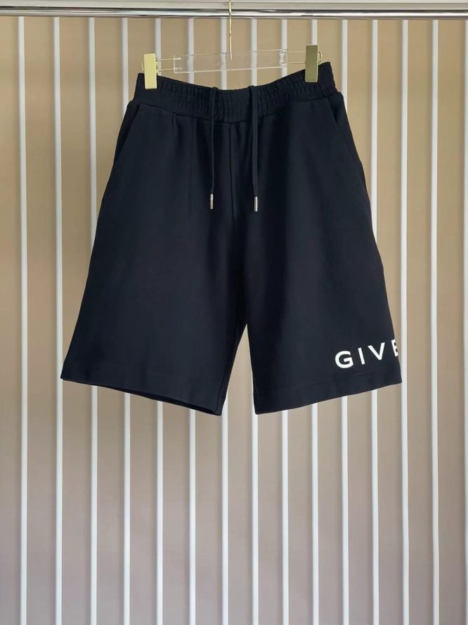 GIVENCHY- BERMUDA- SHORTS