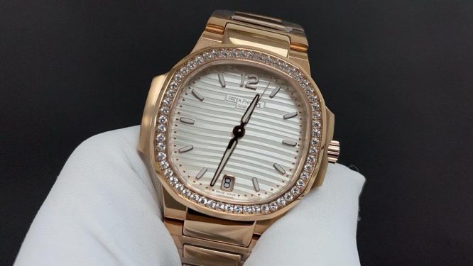 PATEK PHILLIPPE-NAUTILIUS-WOMEN