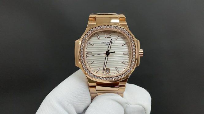 PATEK PHILLIPPE-NAUTILIUS-WOMEN