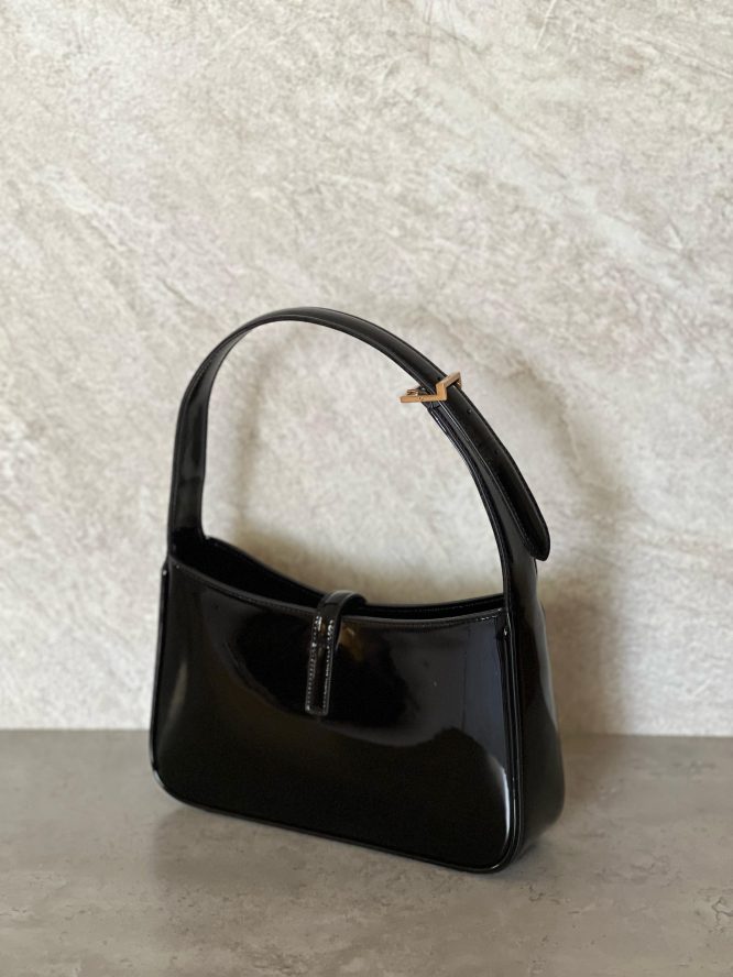 SAINT LAURENT-LE 5 À 7 IN PATENT LEATHER-BAG