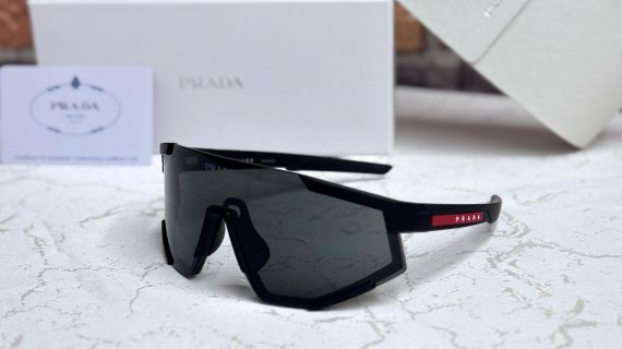 PRADA-SUN GLASSES