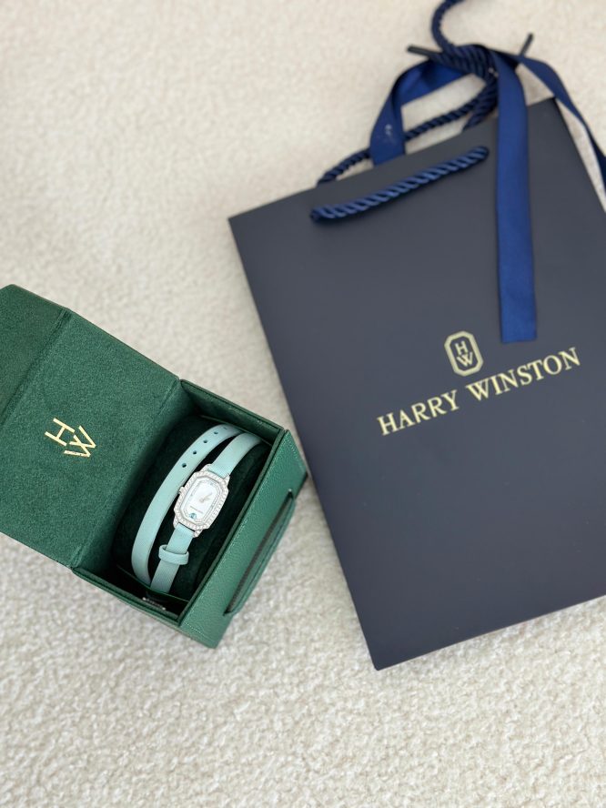 HARRY WINSTON- AVENUE CLASSIC-WOMEN