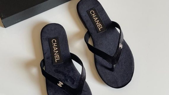 CHANEl- FLIP FLOPS VELVET-WOMEN