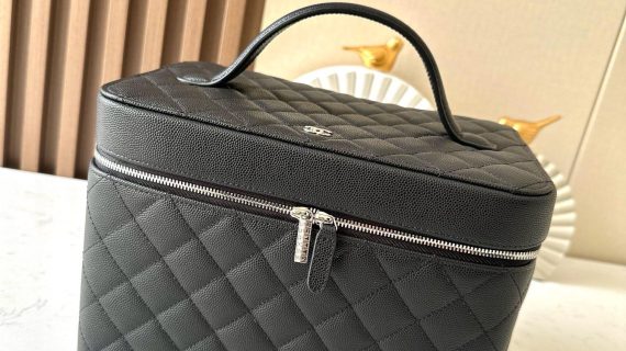 CHANEL-TIMELESS CLASSIQUE LEATHER-VANITY CASE