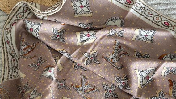 LOUIS VUITTON SCARF