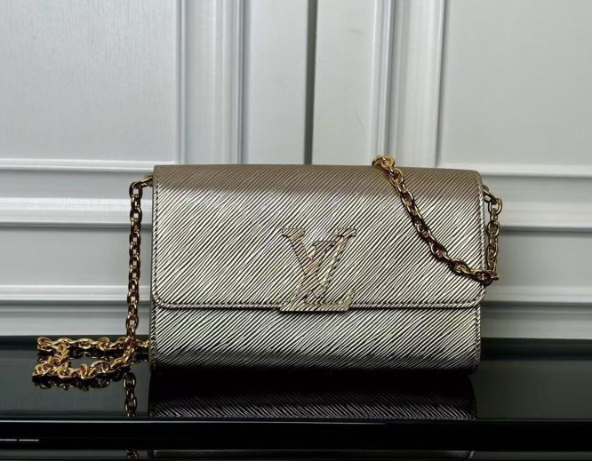 Louis Vuitton Women's Luxury - Handbag