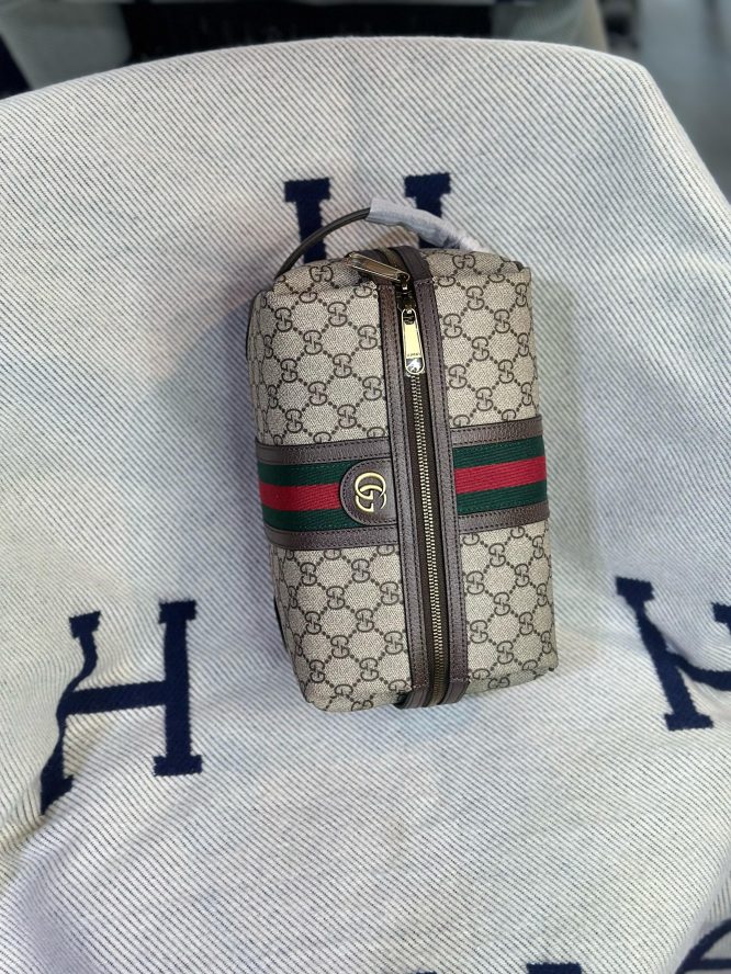 GUCCI- SAVOY MEDIUM TOILETRY CASE-WOMEN