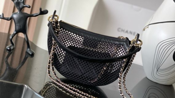 Chanel ,Pouch Shiny lambskin