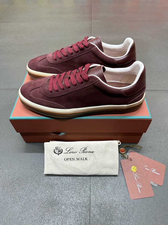 Loro Paina Tennis walk