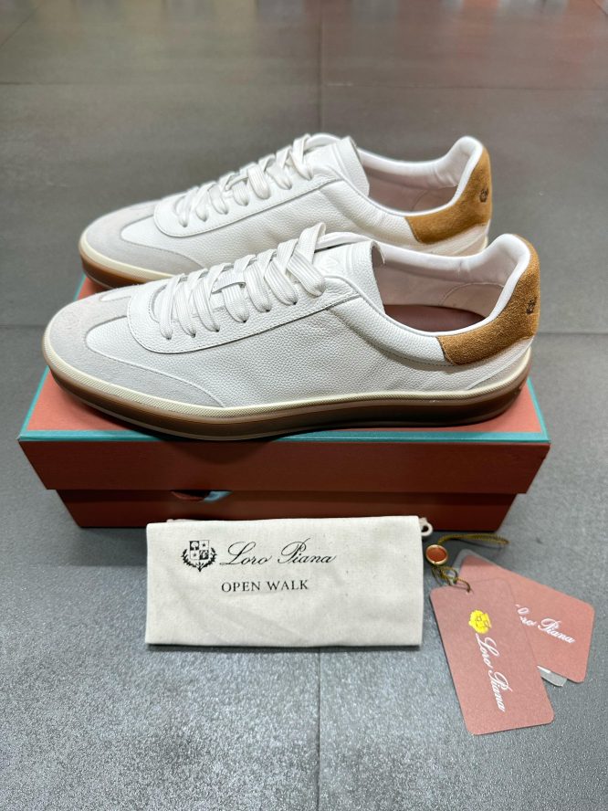 Loro Paina Tennis walk