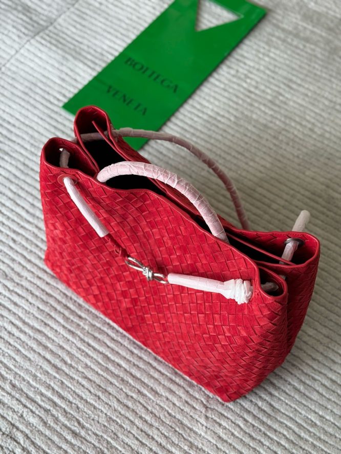 BOTTEGA-VENTEA-ANDIAMO-BAGS-WOMEN