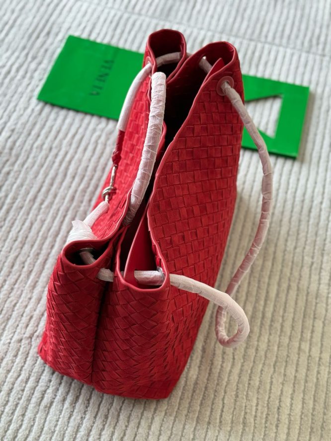 BOTTEGA-VENTEA-ANDIAMO-BAGS-WOMEN